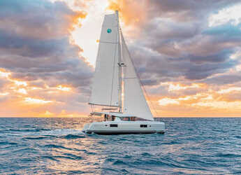 Rent a catamaran in Portu Valincu - Lagoon 42