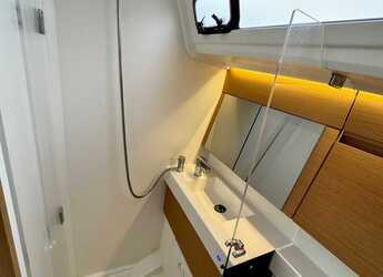 Rent a sailboat in D-Marin Marina Lefkas - Sun Odyssey 410