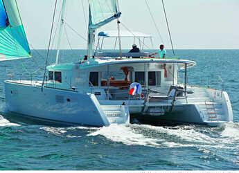 Chartern Sie katamaran in Paros Marina - Lagoon 450  Flybridge