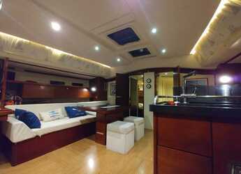 Chartern Sie segelboot in Finikas - Hanse 540e