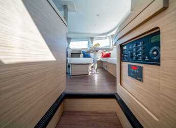 Alquilar catamarán en Marina Kastela - Lagoon 42