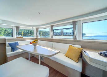 Alquilar catamarán en Marina Kastela - Lagoon 42