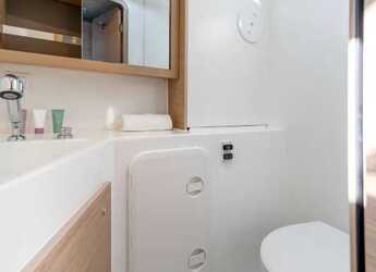 Alquilar catamarán en Marina Kastela - Lagoon 42