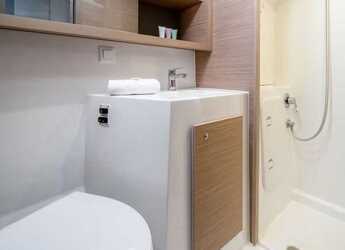 Alquilar catamarán en Marina Kastela - Lagoon 42