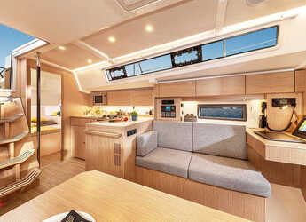 Rent a sailboat in Marina Hramina - Bavaria C38