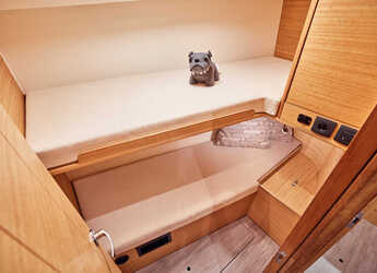 Rent a sailboat in Marina Hramina - Elan Impression 45.1