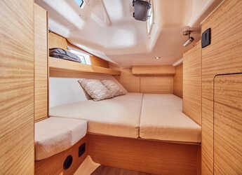 Rent a sailboat in Marina Hramina - Elan Impression 45.1