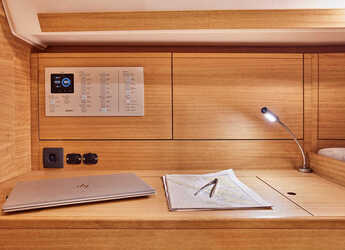 Rent a sailboat in Marina Hramina - Elan Impression 45.1