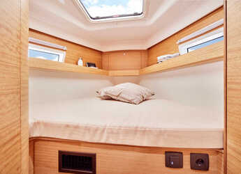 Rent a sailboat in Marina Hramina - Elan Impression 45.1