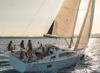 Rent a sailboat in Marina Hramina - Elan Impression 45.1