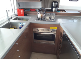 Rent a catamaran in Alimos Marina - Lagoon 450 F - 4 + 2 cab.