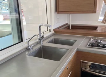 Rent a catamaran in Alimos Marina - Lagoon 450 F - 4 + 2 cab.