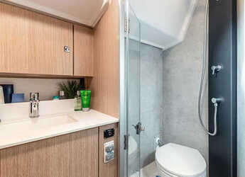 Rent a sailboat in Marina Hramina - Bavaria C42 Style