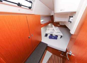 Chartern Sie segelboot in Marina Polesana - Bavaria Cruiser 34 - 2 cab.