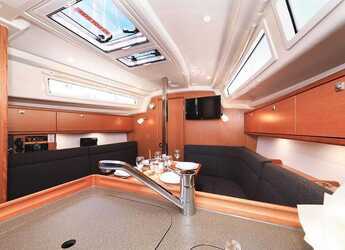 Rent a sailboat in Jezera ACI Marina - Bavaria Cruiser 34