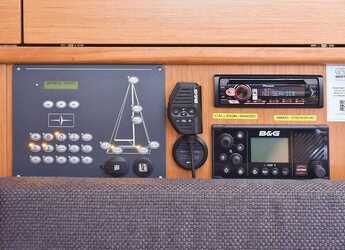 Rent a sailboat in Jezera ACI Marina - Bavaria Cruiser 34