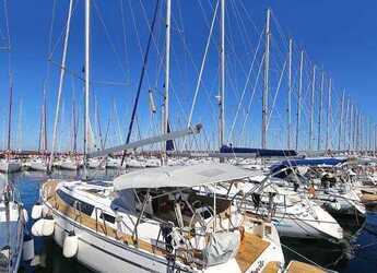 Rent a sailboat in Marina Hramina - Bavaria Cruiser 37 - 3 cab.