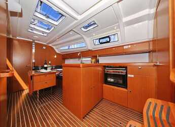 Rent a sailboat in Marina Hramina - Bavaria Cruiser 37 - 3 cab.