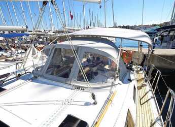 Rent a sailboat in Marina Hramina - Bavaria Cruiser 37 - 3 cab.