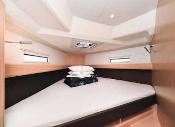 Rent a sailboat in Marina Hramina - Bavaria Cruiser 41 - 3 cab.