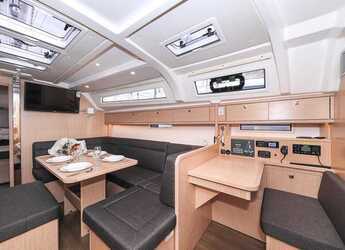 Rent a sailboat in Marina Hramina - Bavaria Cruiser 41 - 3 cab.