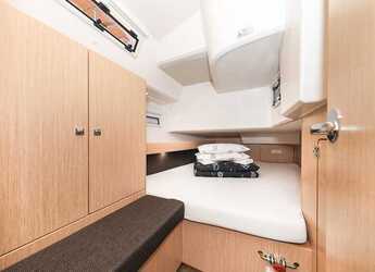 Rent a sailboat in Marina Hramina - Bavaria Cruiser 41 - 3 cab.