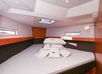 Rent a sailboat in Marina Hramina - Bavaria Cruiser 41S