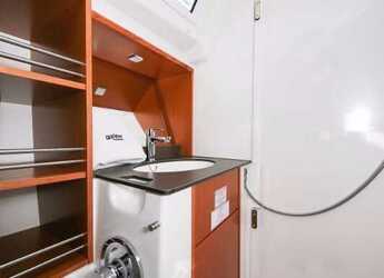 Rent a sailboat in Marina Hramina - Bavaria Cruiser 41S