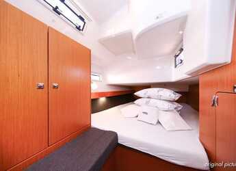 Rent a sailboat in Marina Hramina - Bavaria Cruiser 41S