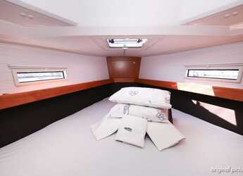 Rent a sailboat in Marina Hramina - Bavaria Cruiser 41S