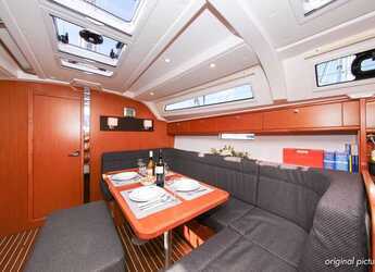 Rent a sailboat in Marina Hramina - Bavaria Cruiser 41S