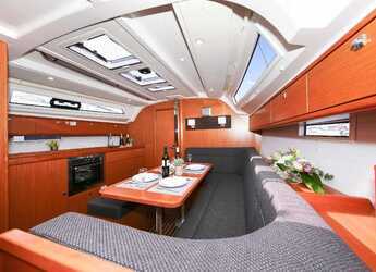 Rent a sailboat in Marina Hramina - Bavaria Cruiser 41S