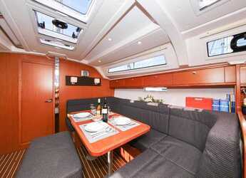 Rent a sailboat in Marina Hramina - Bavaria Cruiser 41S