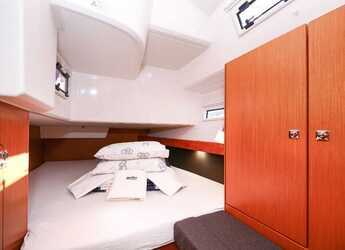 Rent a sailboat in Marina Hramina - Bavaria Cruiser 41S