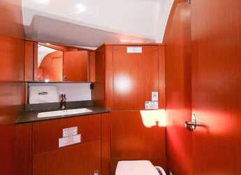 Rent a sailboat in Marina Hramina - Bavaria Cruiser 41S