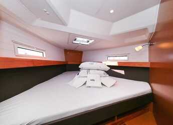 Rent a sailboat in Marina Hramina - Bavaria Cruiser 41S