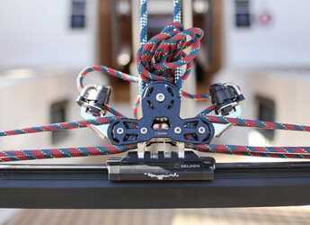 Rent a sailboat in Marina Hramina - Bavaria Cruiser 41S