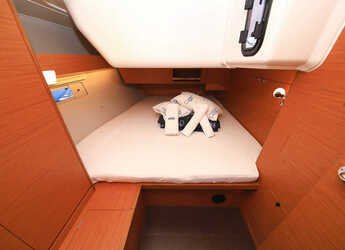 Rent a sailboat in Jezera ACI Marina - Dufour 430 - 3 cab.