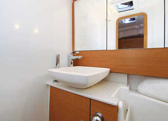 Rent a sailboat in Jezera ACI Marina - Dufour 430 - 3 cab.