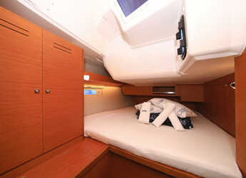 Rent a sailboat in Jezera ACI Marina - Dufour 430 - 3 cab.
