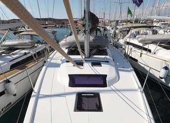 Rent a sailboat in Marina Hramina - Dufour 430
