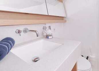 Rent a sailboat in Marina Hramina - Dufour 470 - 4 cab.