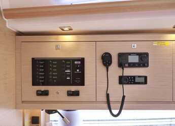 Rent a sailboat in Marina Hramina - Dufour 470 - 4 cab.