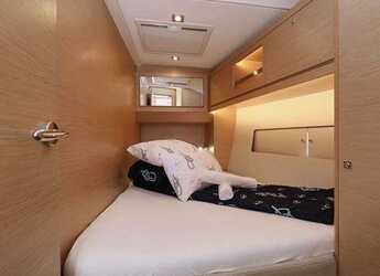 Rent a sailboat in Marina Hramina - Dufour 470 - 4 cab.