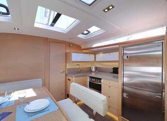 Rent a sailboat in Marina Hramina - Dufour 470 - 4 cab.