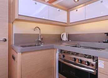 Rent a sailboat in Marina Hramina - Dufour 470 - 4 cab.