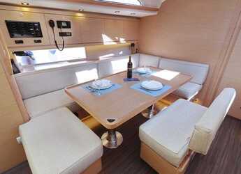 Rent a sailboat in Marina Hramina - Dufour 470 - 4 cab.