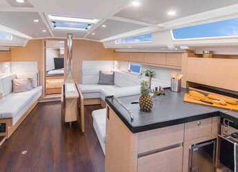 Rent a sailboat in Kavala - Marina Perigialiou - Hanse 418 - 3 cab.