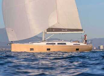 Rent a sailboat in Kavala - Marina Perigialiou - Hanse 418 - 3 cab.