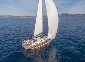 Rent a sailboat in Kavala - Marina Perigialiou - Hanse 418 - 3 cab.